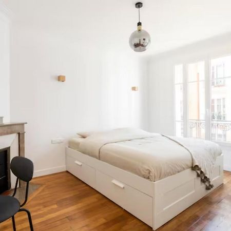 The Square, Paris-Asnieres, Private Apartment With Bedroom And Living Room Exterior foto