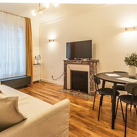 The Square, Paris-Asnieres, Private Apartment With Bedroom And Living Room Exterior foto