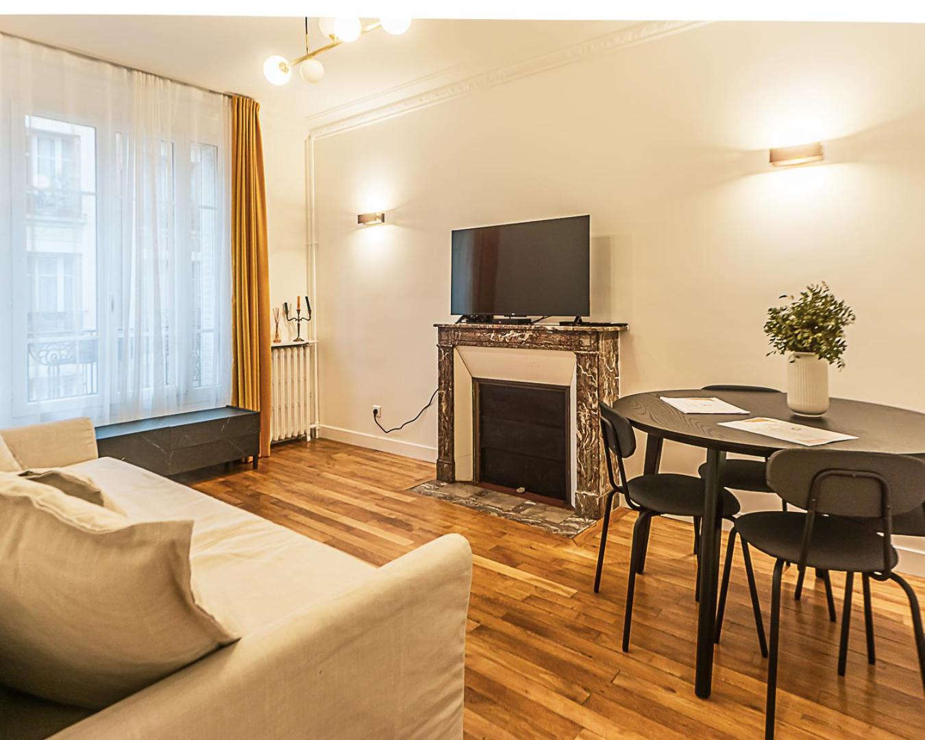 The Square, Paris-Asnieres, Private Apartment With Bedroom And Living Room Exterior foto