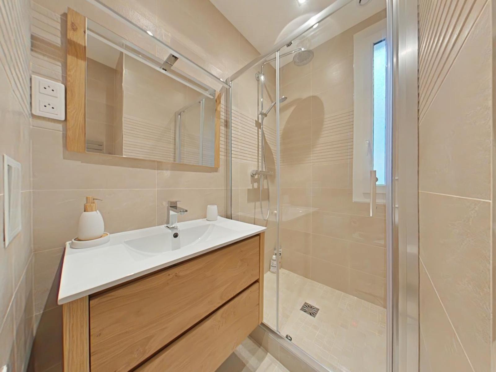 The Square, Paris-Asnieres, Private Apartment With Bedroom And Living Room Exterior foto
